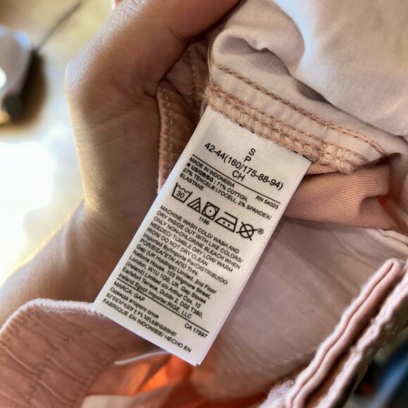 Gap Girlfriend Utility Khakis Small pink capri crop pants - Picture 8 of 10